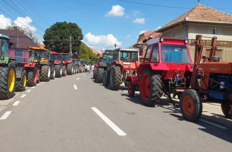 „Patria tractoarelor” din România: 600 de tractoare la 1.000 de case!