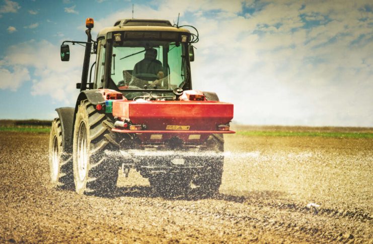 De ce se închid cursurile pentru tractoriști, deși sunt bine plătiți și foarte căutați în fermele din România