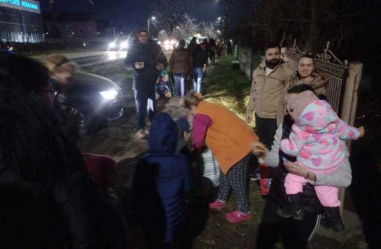 „Bună dimineața la Moș Ajun!” – Comuna în care românii se întorc an de an din Spania, special pentru colinde