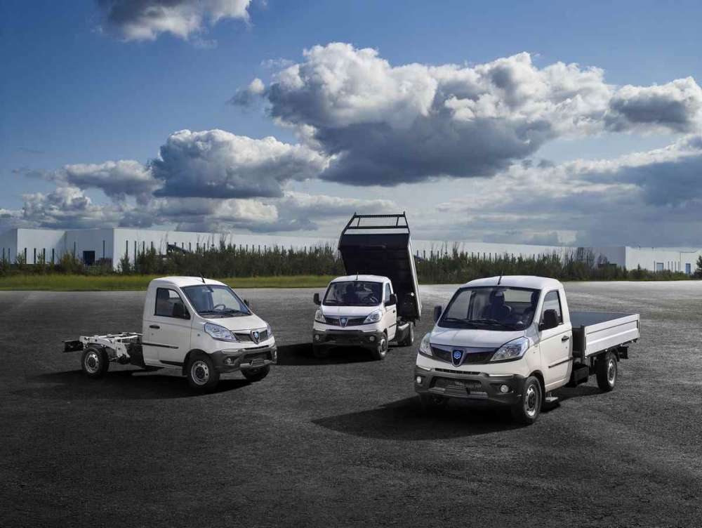 PIAGGIO - Camionul tău de oraș potrivit în orice domeniu! 2 Piaggio 3 Porter Statica TOP ezgif.com optijpeg