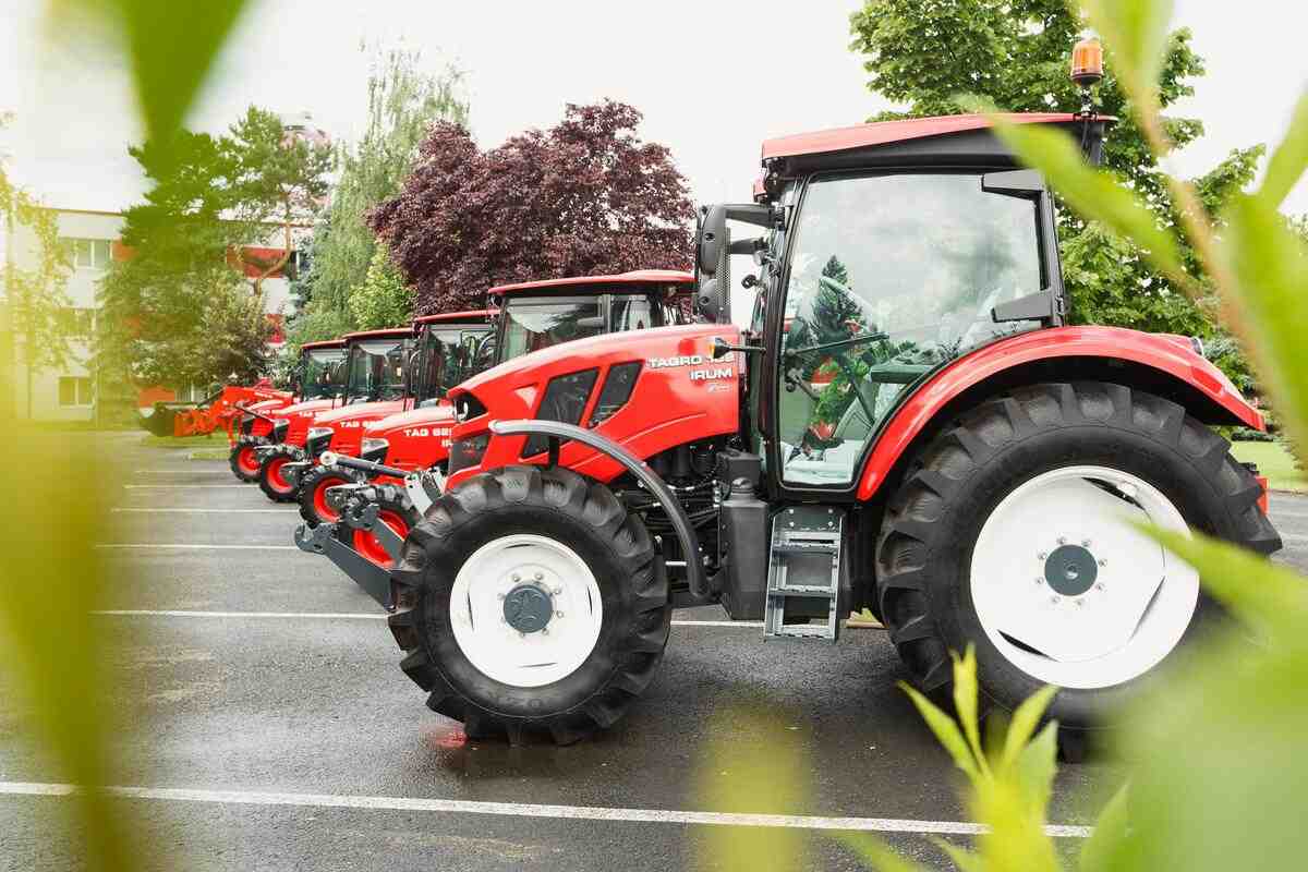 Tractoarele românești IRUM, o confirmare a calătiții produse de o companie „Made in RO” 2 IRUM