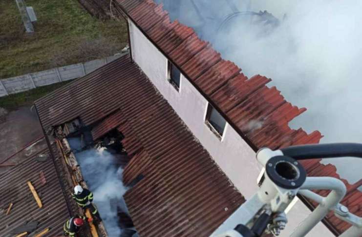 Incendiu la o moară: tone de cereale făcute scrum!