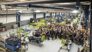 250.000 de cositori CLAAS: cositoarea preferată a fermierilor se bucură de succes la nivel mondial 7 250.000 de cositori CLAAS: cositoarea preferată a fermierilor se bucură de succes la nivel mondial 250.000 de cositori CLAAS: cositoarea preferată a fermierilor se bucură de succes la nivel mondial Advertorial CLAAS