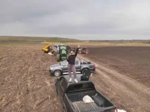 Femeie fermier: „Trebuie să știi să faci totul singură dacă vrei să fii luată în serios” Stiri agricole Femeie fermier
