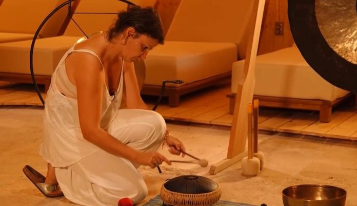 Ritual practicat de secole în Asia începe să capete popularitate şi la noi. Mai multe despre terapia cu sunete aflaţi din emisiunea ”Sănătate cu stil”, de la Prima TV, sâmbătă, de la ora 11:00 Ritual practicat de secole în Asia începe să capete popularitate şi la noi. Mai multe despre terapia cu sunete aflaţi din emisiunea ”Sănătate cu stil”, de la Prima TV, sâmbătă, de la ora 11:00
