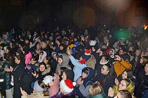 Tradițiile de Crăciun încă sunt păstrate. Colindători mai mulți ca niciodată 6 Tradițiile de Crăciun încă sunt păstrate. Colindători mai mulți ca niciodată Tradițiile de Crăciun încă sunt păstrate. Colindători mai mulți ca niciodată Actualitate Tradițiile de Crăciun