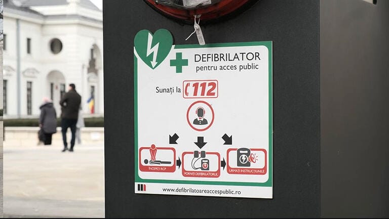 Doi soți cu inimă mare salvează zeci vieți: Au instalat un defibrilator automat în mijlocul comunei Realitatea Rurala defibrilator