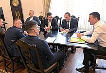 Tánczos Barna i-a chemat la discuții pe crescătorii de porci