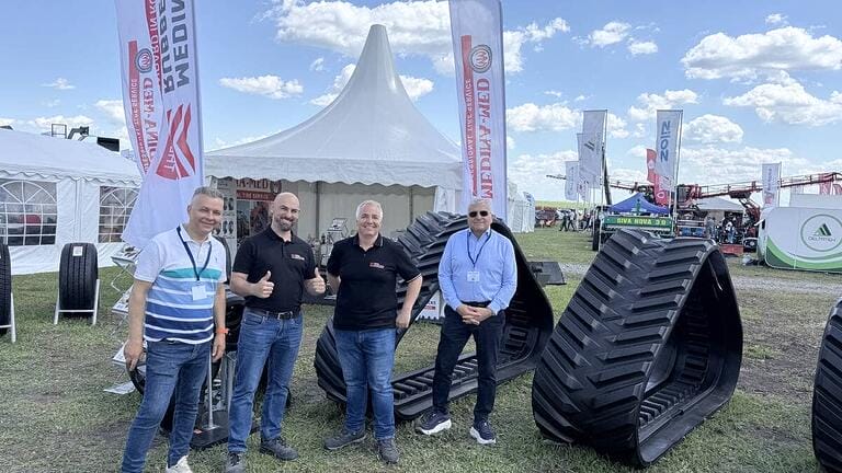 Medina Med Rubber Track® — producătorul european care redefinește standardul șenilelor de cauciuc pentru agricultura modernă 2 Medina Med Rubber Track® — producătorul european care redefinește standardul șenilelor de cauciuc pentru agricultura modernă Medina Med Rubber Track® — producătorul european care redefinește standardul șenilelor de cauciuc pentru agricultura modernă Actualitate Medina Med,senile de cauciuc